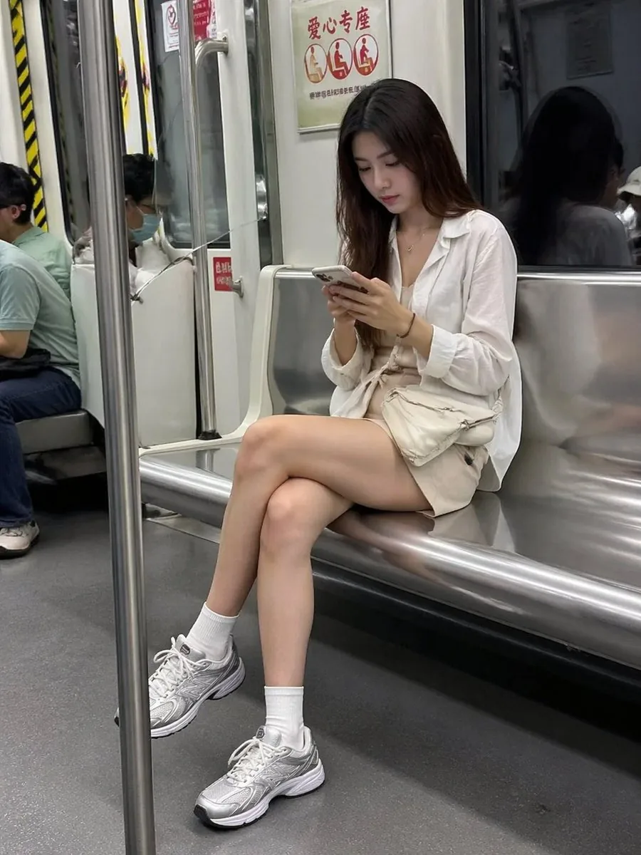 地鐵手機隨拍